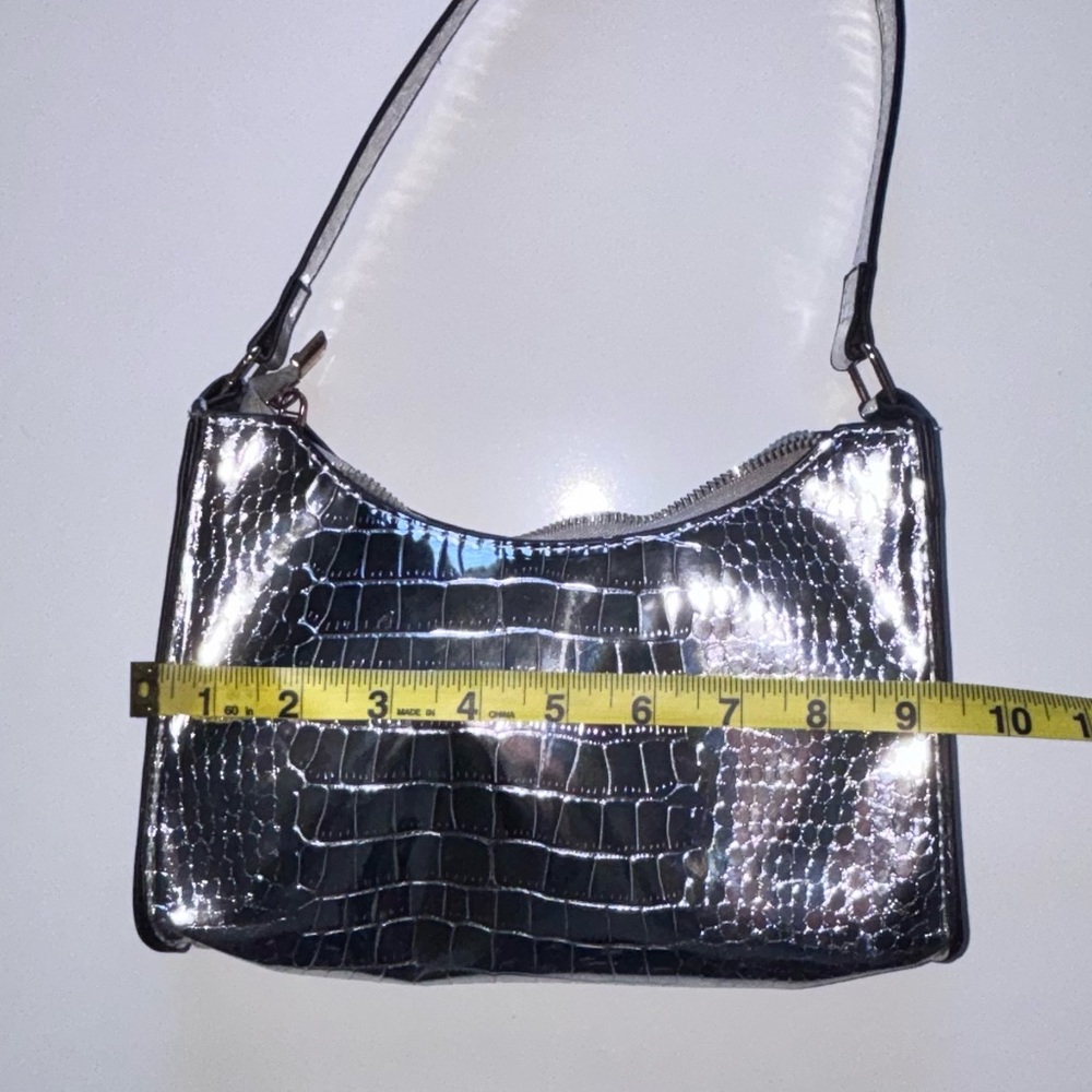 BAGS - Picture 9 of 10